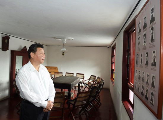 2015年6月16日，習(xí)近平在遵義會(huì)議會(huì)址參觀。